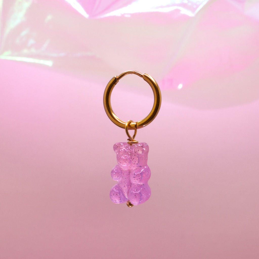 Stainless steel oorbel met paarse gummy bear