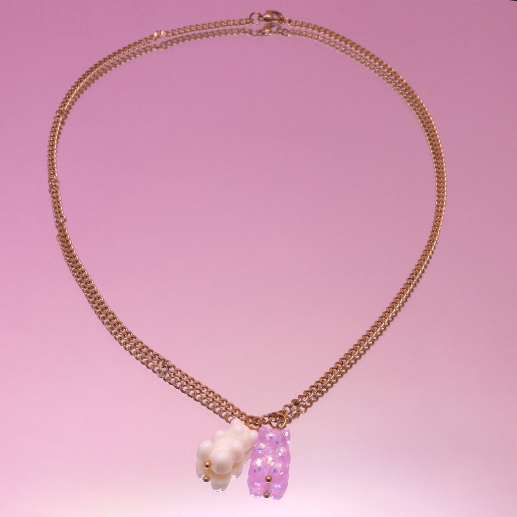 Stainless steel ketting met 1 beige gummy bear en 1 roze glitter gummy bear